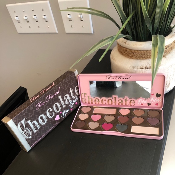 NIB💋 TOO FACED BON BON 🍫 EYE PALLET - Picture 2 of 8